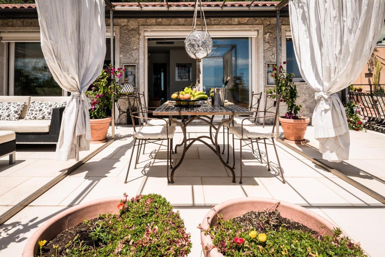 202 Luxury Terrace View Apartment *